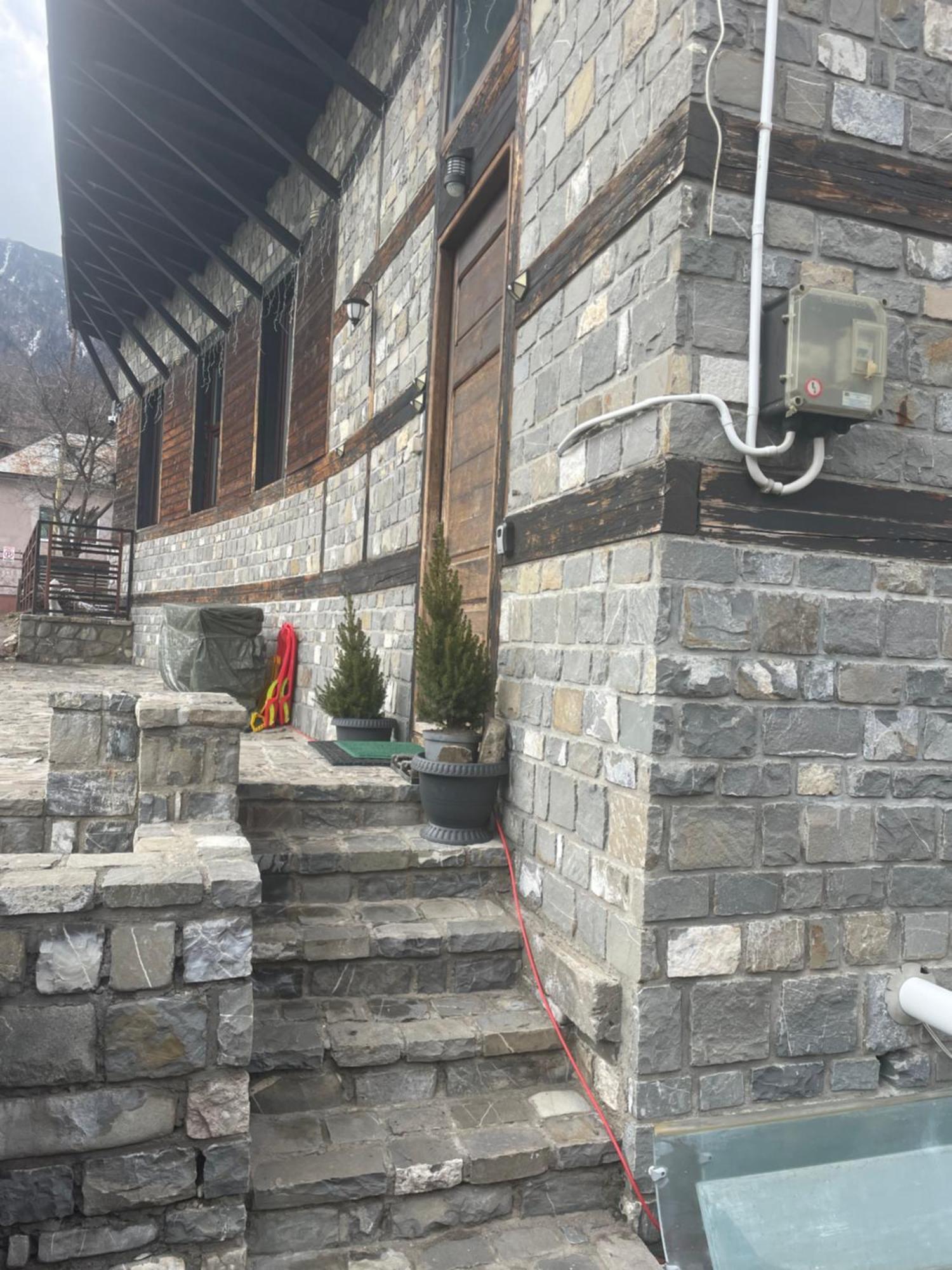 Casuta De Piatra Villa Buşteni Екстериор снимка